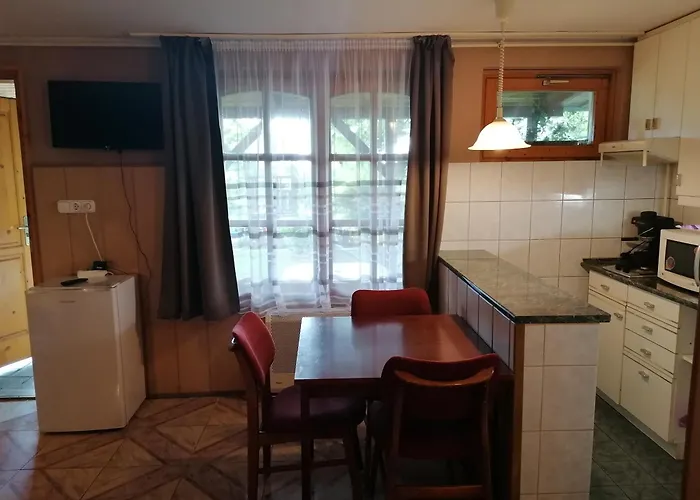 Katica Vendeghaz שיופוק